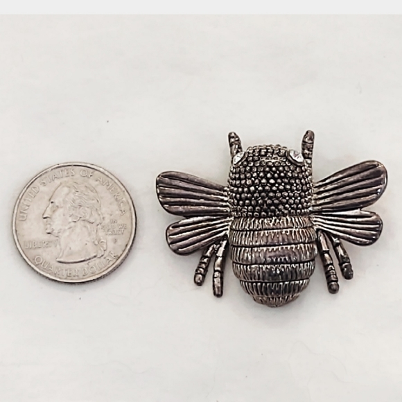 Vintage Silver Oversized Bee Brooch - Picture 7 of 7